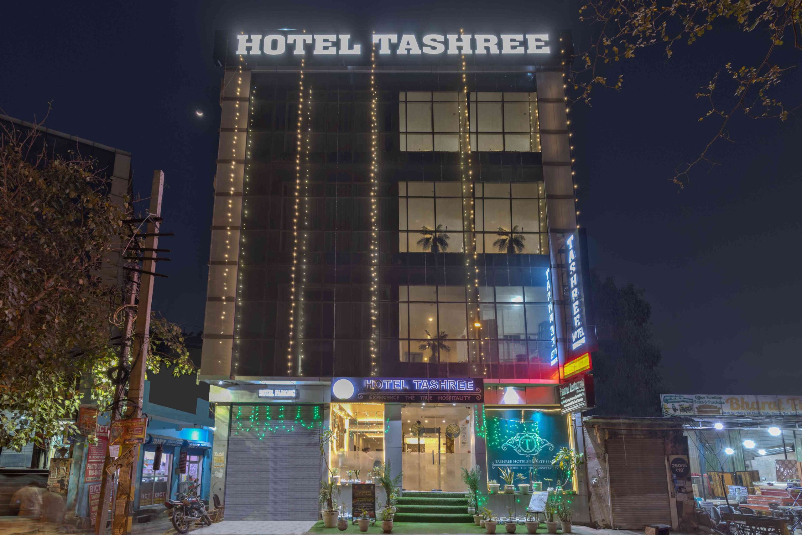Hotel & Restaurants Near Igi T3