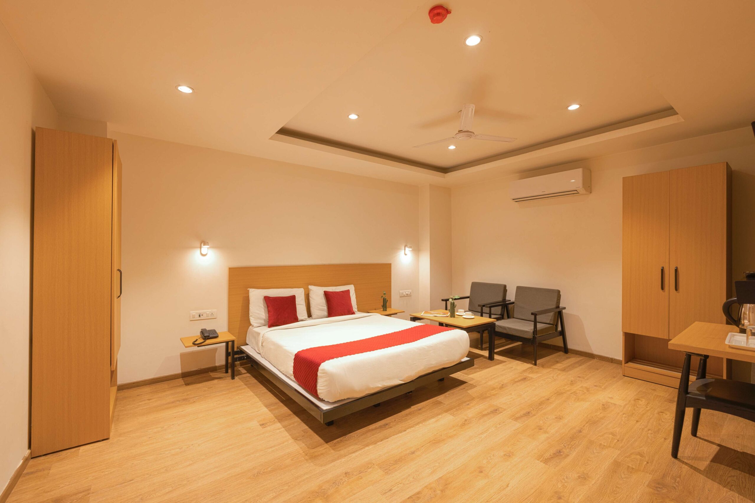 Super Deluxe AC Room | The Grand Tashree Hotels & Resort