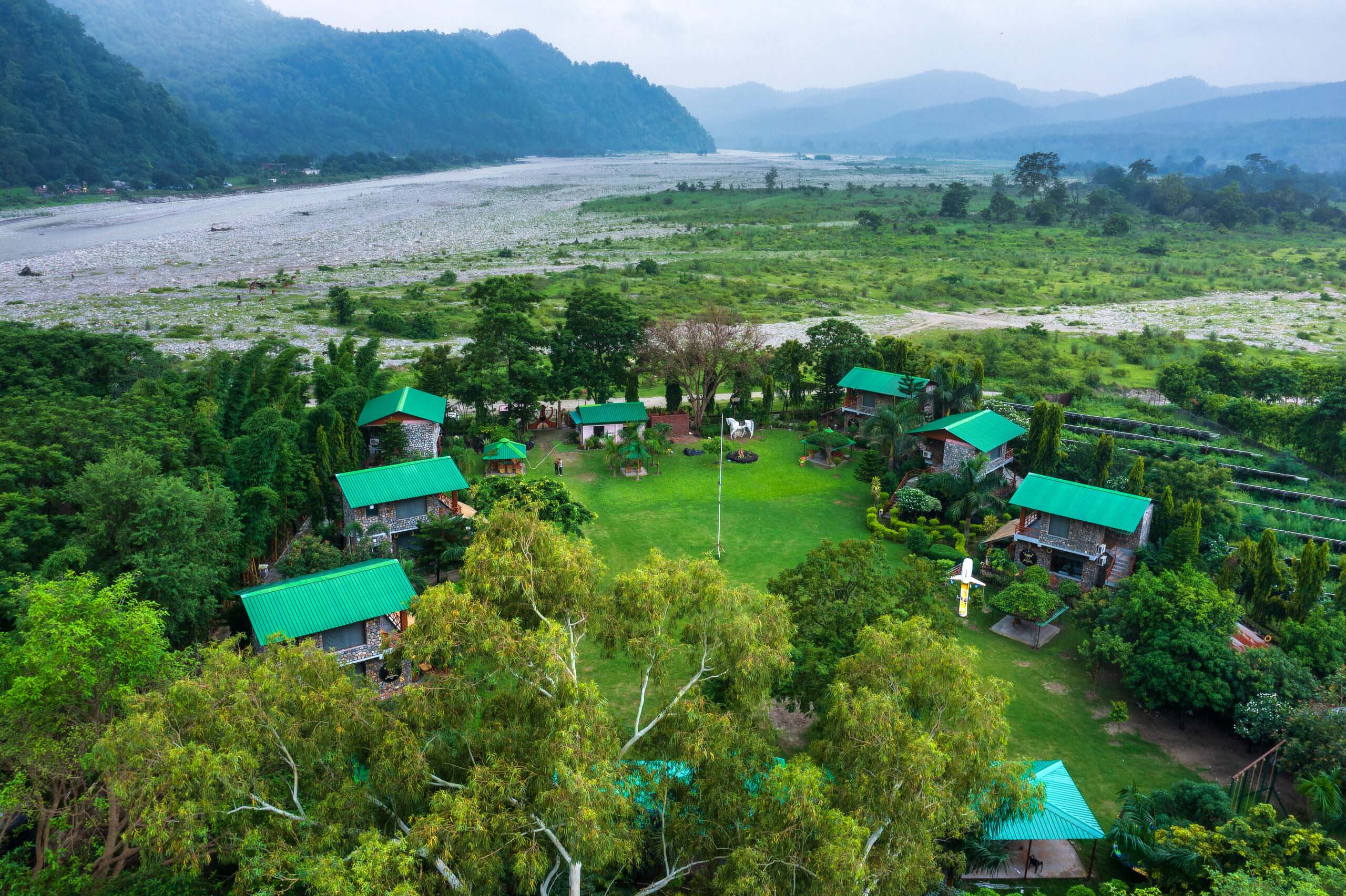Explore Luxury and Thrills: Premium Accommodation Options in Ramnagar